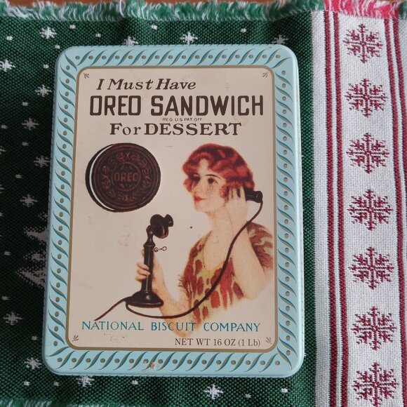 BUY ONE,GET ONE FREE TIN- Oreo Sandwich National Biscuit Company advertising tin - Picture 1 of 4